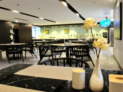 JinJiang InnSelect Suzhou Shengze Shunhuxilu Hotel, Suzhou, China