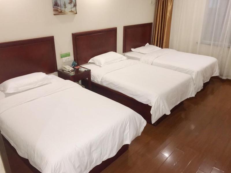 GreenTree Inn ZiBo LiuQuan Road Wal-Mart Square Express Hotel, Zibo, China