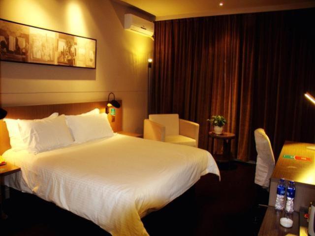 Jinjiang Inn Select Zhenzhou Dongfeng Road Technology Market, Zhengzhou, China
