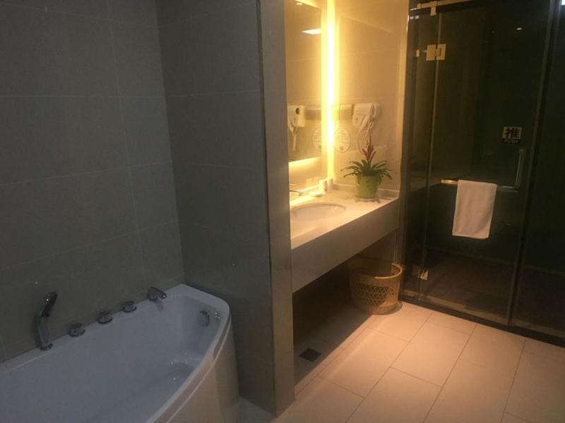 GreenTree Inn Shaoxing Binhai New City Dongsen Commercial Square Hotel, Shaoxing, China