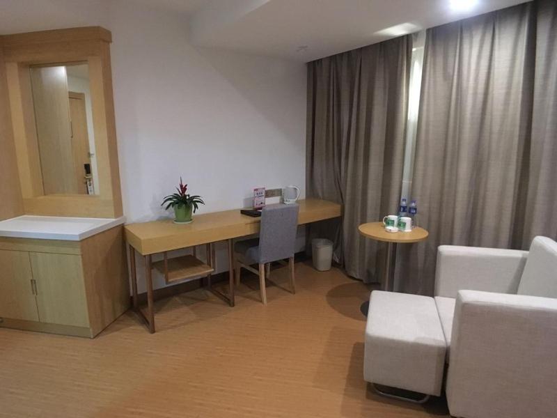 GreenTree Inn Shaoxing Binhai New City Dongsen Commercial Square Hotel, Shaoxing, China