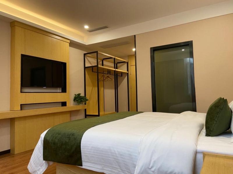 GreenTree Inn Changzhou Zouqu Town Tai fu Times Square Zhenzhong Road Express Hotel, Changzhou, China