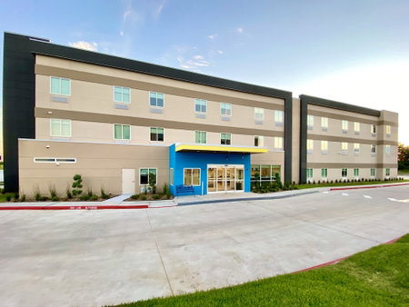 Days Inn & Suites by Wyndham Beaumont West / I-10 & Walden, Beaumont, United States
