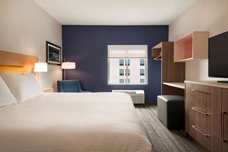 Days Inn & Suites by Wyndham Beaumont West / I-10 & Walden, Beaumont, United States