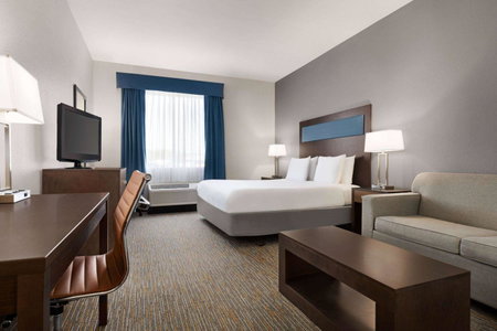 Wingate By Wyndham Southport, Southport, United States