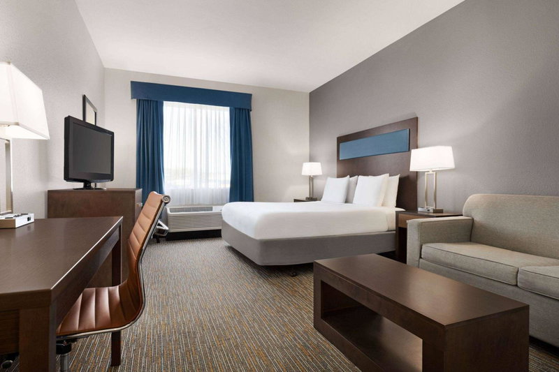 Wingate By Wyndham Southport, Southport, United States