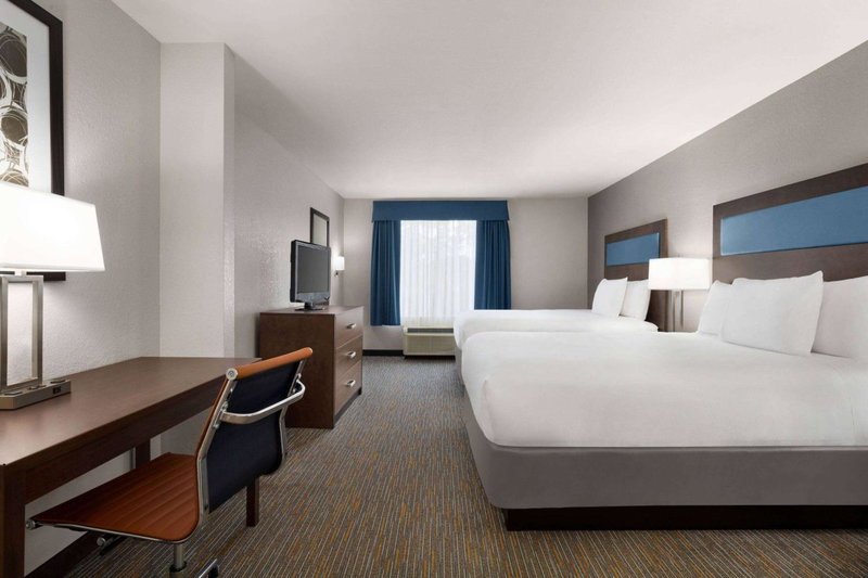 Wingate By Wyndham Southport, Southport, United States