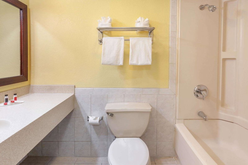 Days Inn by Wyndham Nanuet / Spring Valley, Nanuet, United States