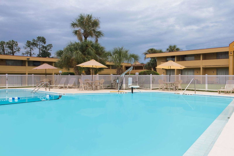 Days Inn by Wyndham Ocala North, Ocala, United States