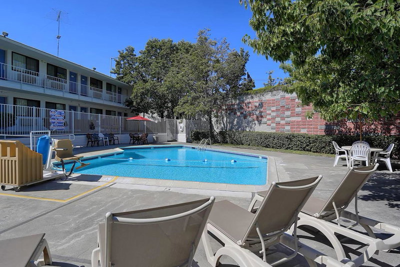 Super 8 by Wyndham Walnut Creek, Walnut Creek, United States