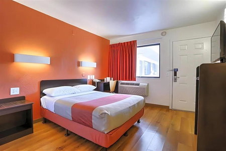 Super 8 by Wyndham Walnut Creek, Walnut Creek, United States