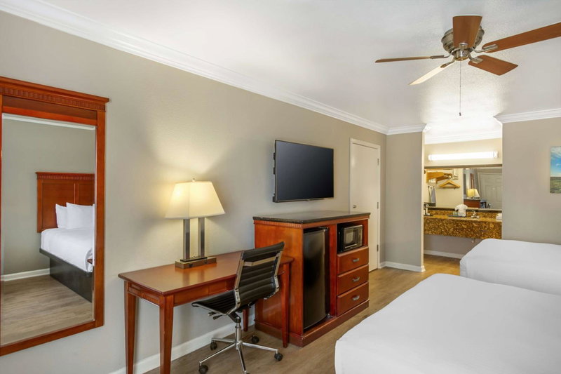 Best Western Heritage Inn, Bakersfield, United States