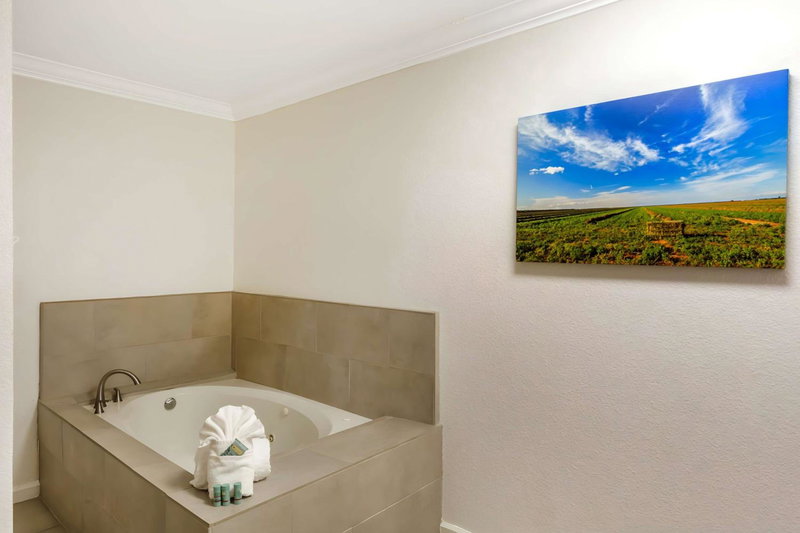 Best Western Heritage Inn, Bakersfield, United States