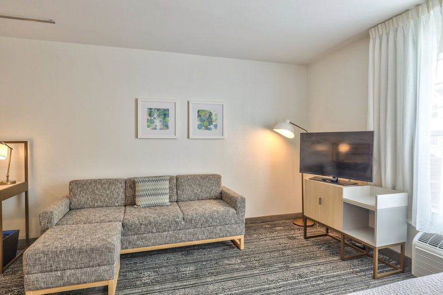 Alluxsuites at 1876, an Ascend Collection Hotel, Tallahassee, United States