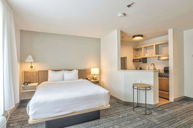 Alluxsuites at 1876, an Ascend Collection Hotel, Tallahassee, United States