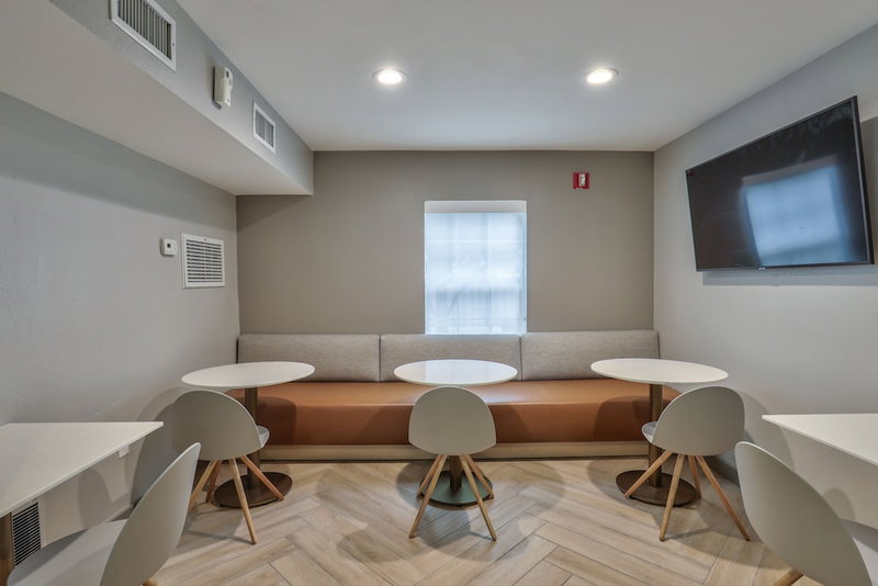 Alluxsuites at 1876, an Ascend Collection Hotel, Tallahassee, United States