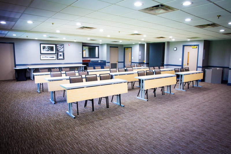 Country Inn & Suites by Radisson, Burlington Elon , NC, Burlington, United States