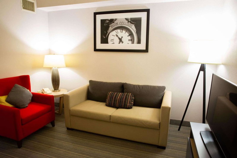 Country Inn & Suites by Radisson, Burlington Elon , NC, Burlington, United States