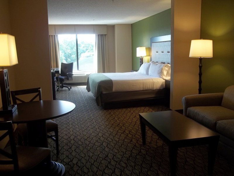Holiday Inn Express Hotel & Suites Winchester by IHG, Winchester, United States