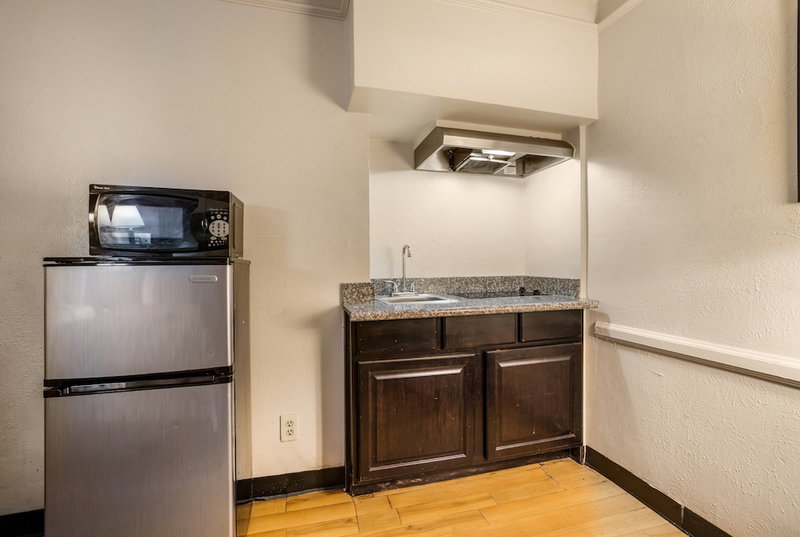 Red Roof Inn North Dallas - Park Central, Dallas, United States