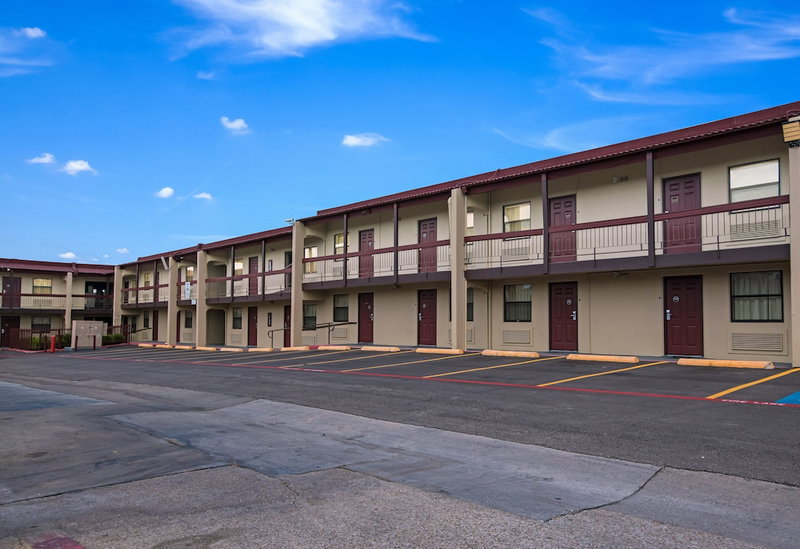Red Roof Inn North Dallas - Park Central, Dallas, United States