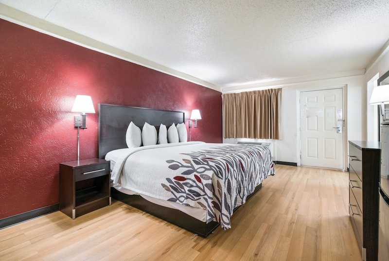 Red Roof Inn North Dallas - Park Central, Dallas, United States
