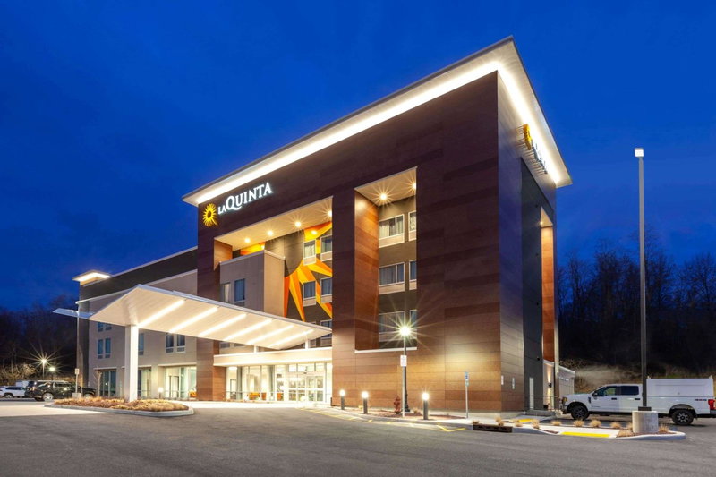La Quinta Inn & Suites by Wyndham Middletown-Goshen, Middletown, United States