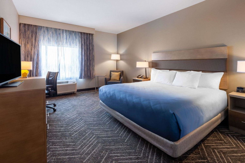 La Quinta Inn & Suites by Wyndham Middletown-Goshen, Middletown, United States