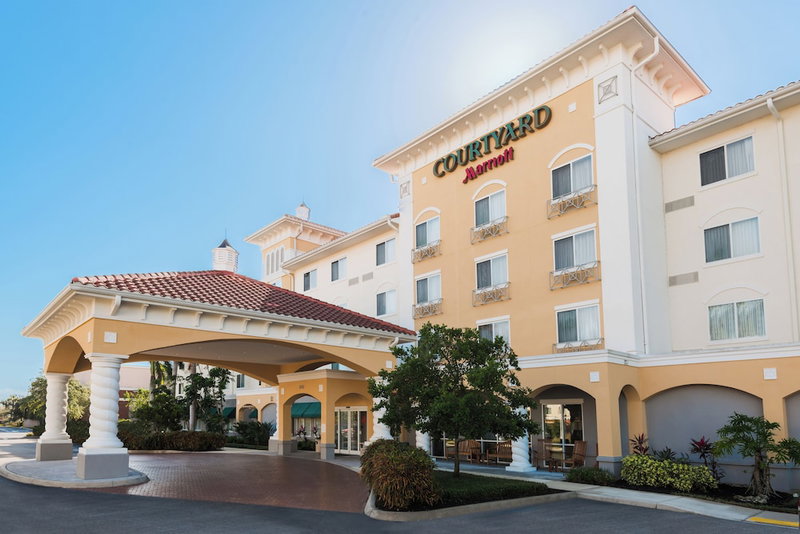 Courtyard by Marriott Fort Myers I-75/Gulf Coast Town Center, Fort Myers, United States