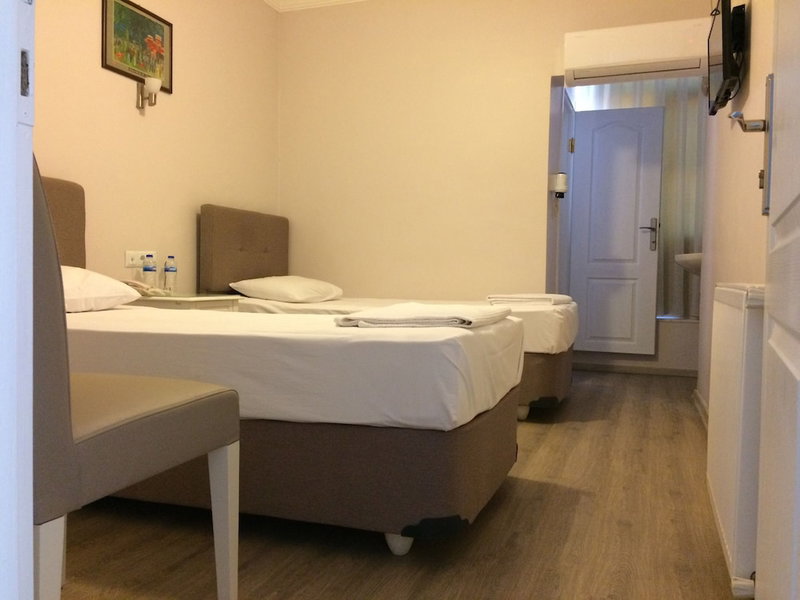 Burhaniye Merkez Otel, Burhaniye, Turkey