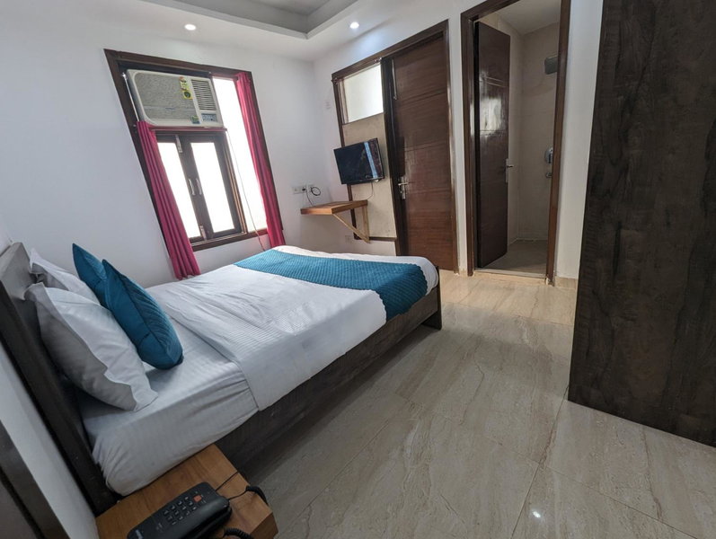 Mauryan Elite Hotel Qutab Minar Metro Station, New Delhi, India