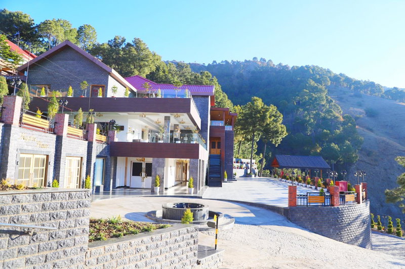 Deventure Shimla Hills, Kandāghāt, India