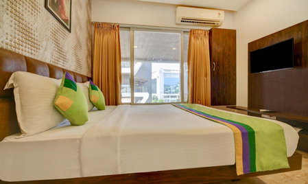 Treebo Kuval Inn, Pune, India