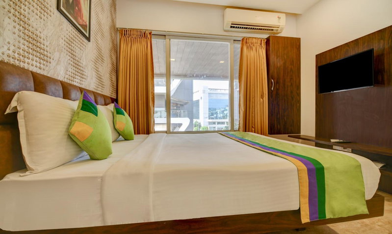 Treebo Kuval Inn, Pune, India
