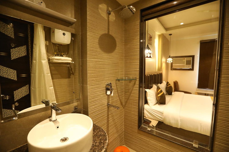 Hotel D SilverLeaf, Lucknow, India