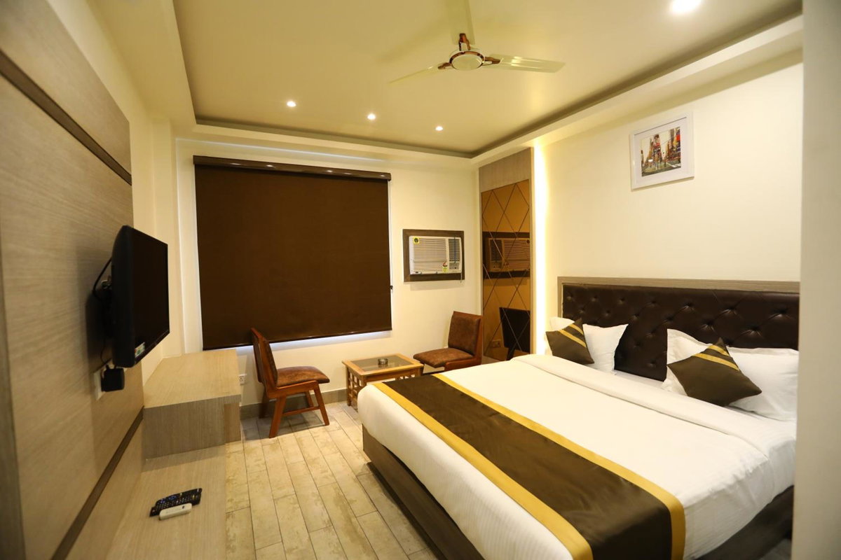 Hotel D SilverLeaf, India