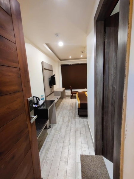 Hotel D SilverLeaf, Lucknow, India