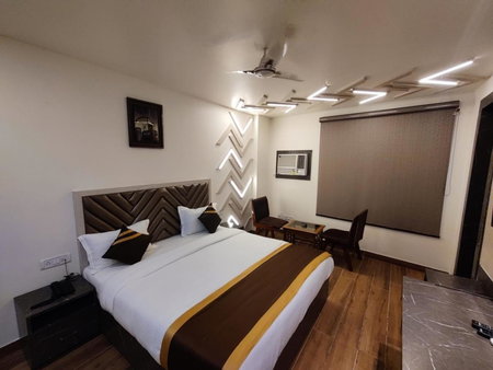 Hotel D SilverLeaf, Lucknow, India