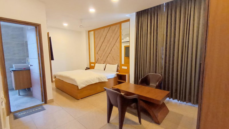 Hotel Lake View - Near Sukhna Lake, Chandīgarh, India