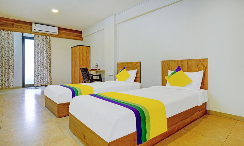 Itsy Hotels Oasis Pride, Nashik, India
