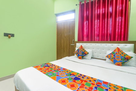 FabHotel Rameshwaram Guest House - 500m From Ram Mandir, Ayodhya, India