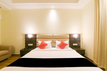 Super OYO 77736 Hotel Starlight, Kānpur, India