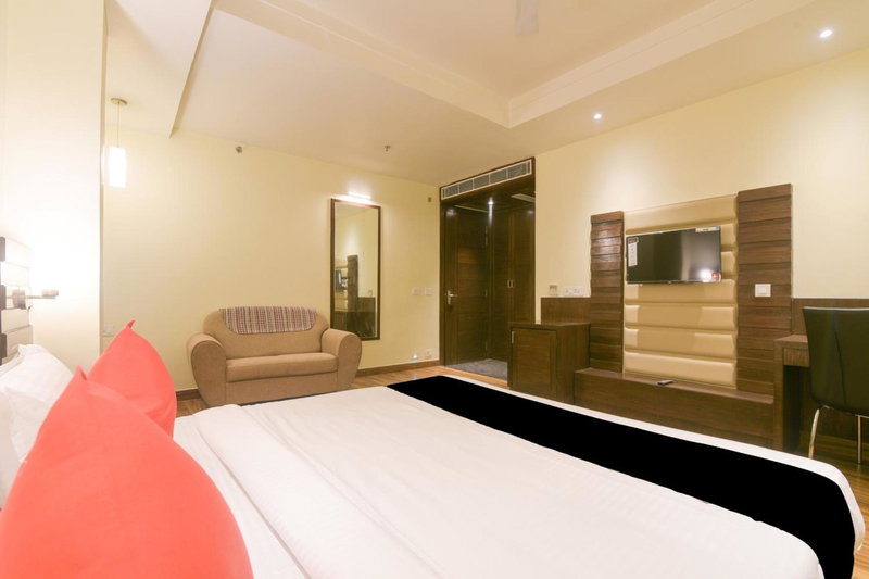 Super OYO 77736 Hotel Starlight, Kānpur, India