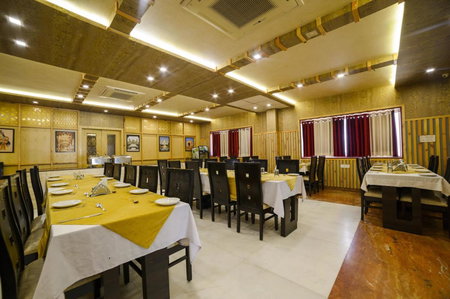 Hotel Karan Vilas, Agra, India