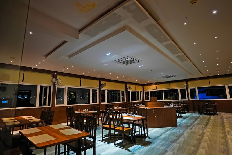 Hotel Sunrise Hospitality, Vijayawāda, India