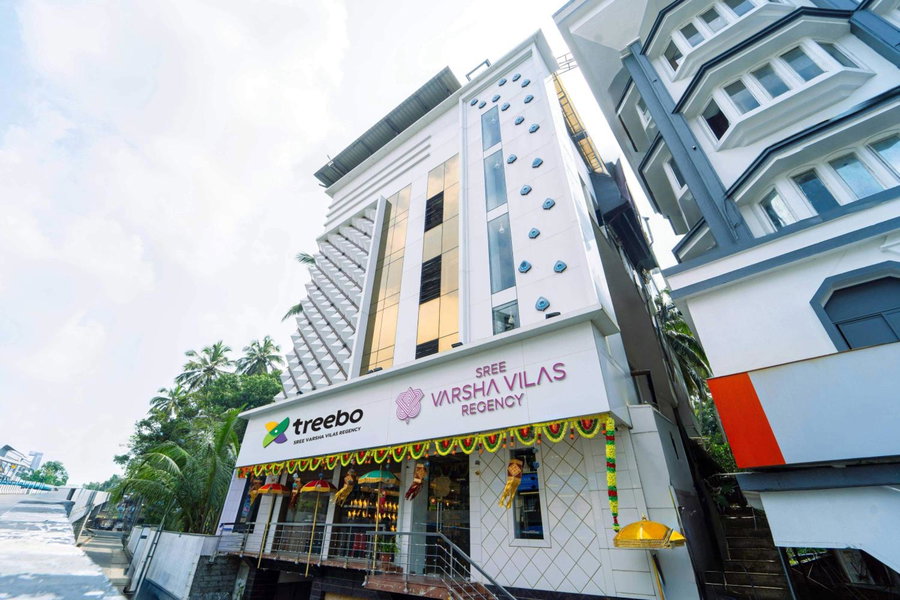 Treebo Sree Varshavilas Regency, 500 Mtrs From Guruvayoor Temple, Guruvāyūr, India