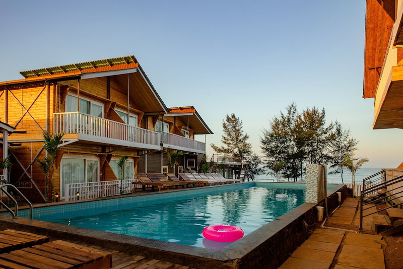Dallas Beach Resorts, Morjim, India