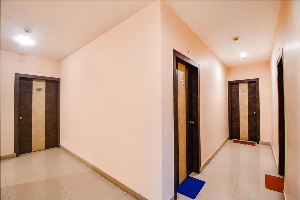 FabHotel Prime Rockstar Suites - Nr Park Circus 7 Point, India