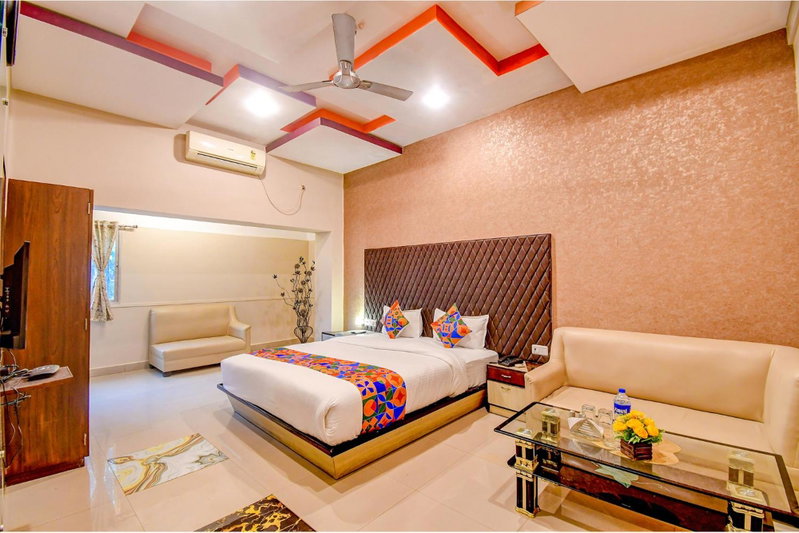 FabHotel Prime Rockstar Suites - Nr Park Circus 7 Point, Kolkata, India