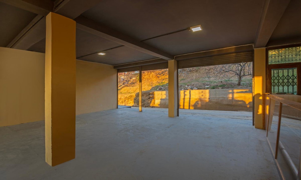 Hotel · Treebo The Northern Retreat Resort With Mountain View, Shimla